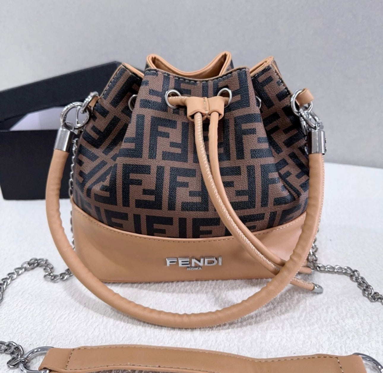 Sac à main : FENDI
