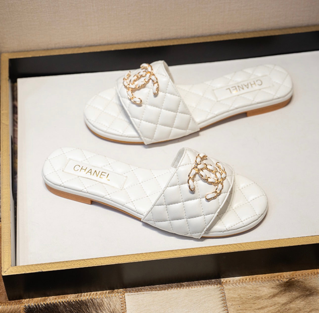 Sandales :CHANEL