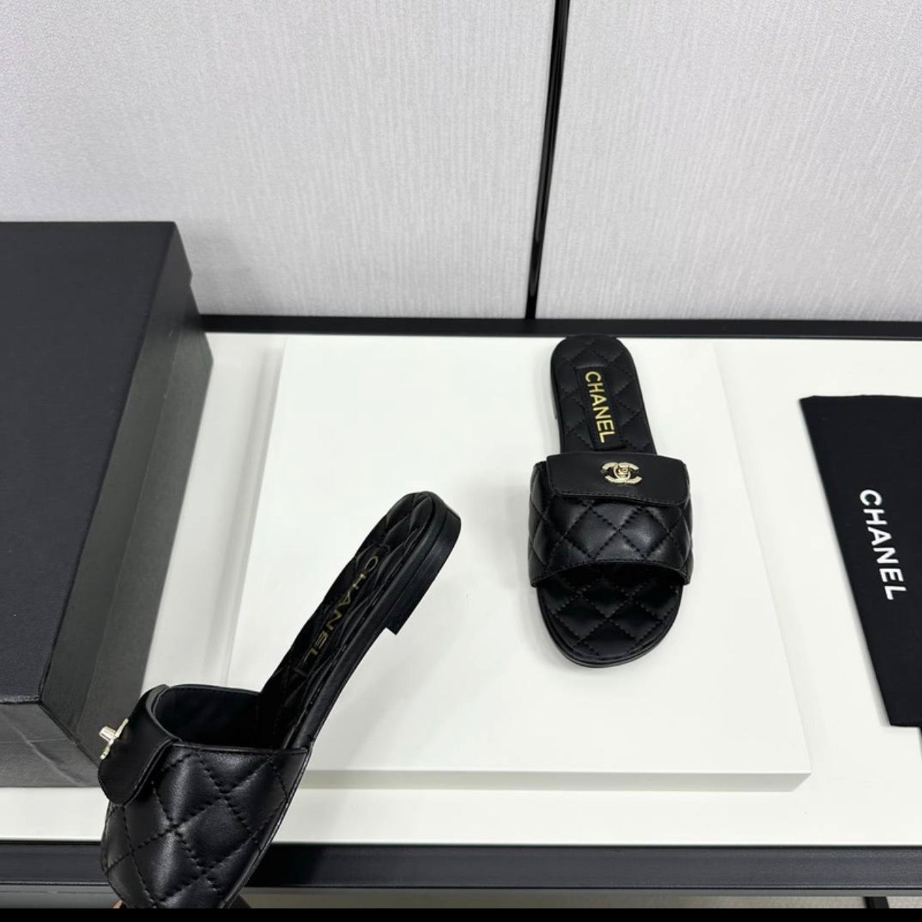 Sandales:CHANEL