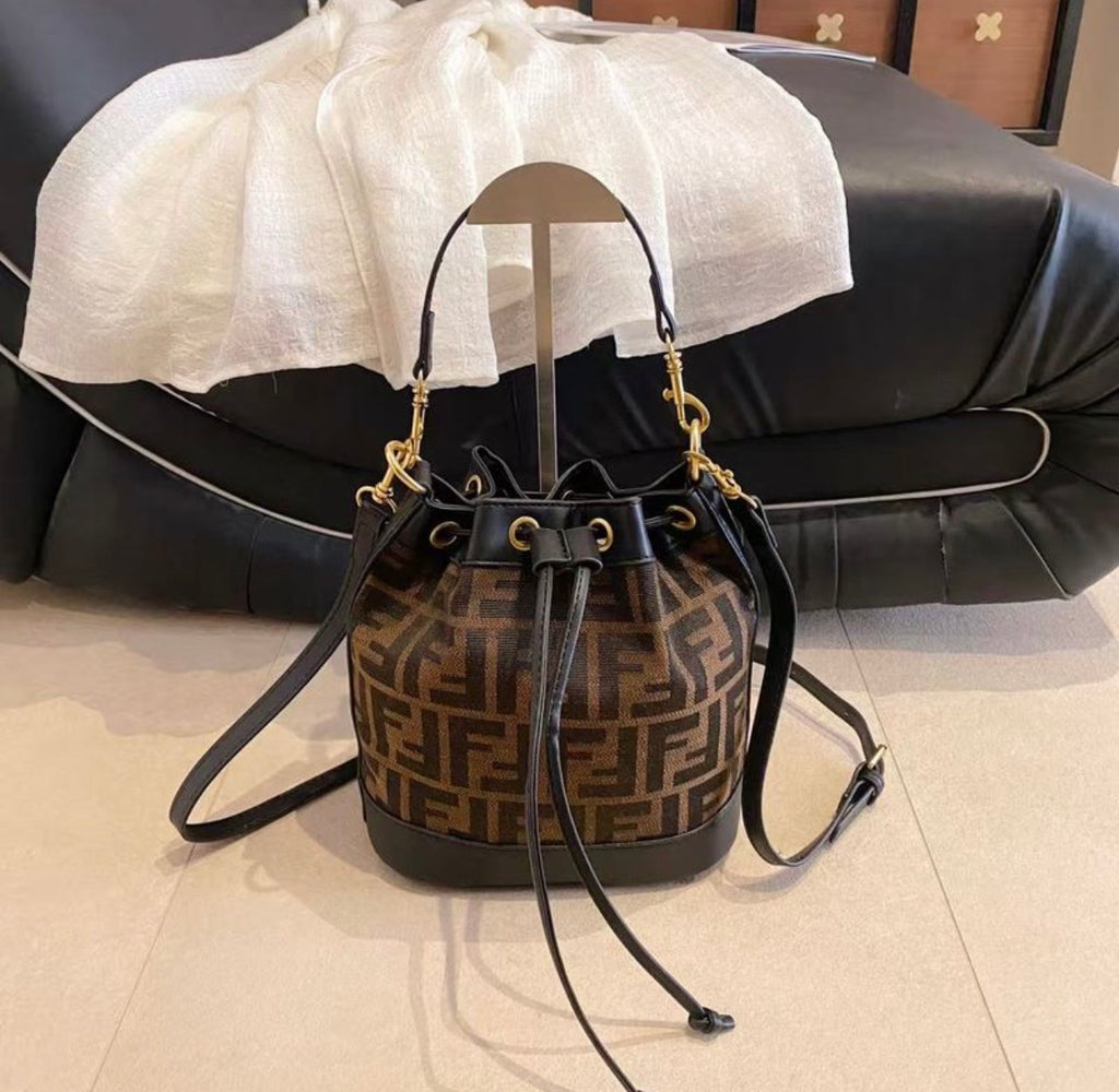 Sac à main:FENDI ;DIOR
