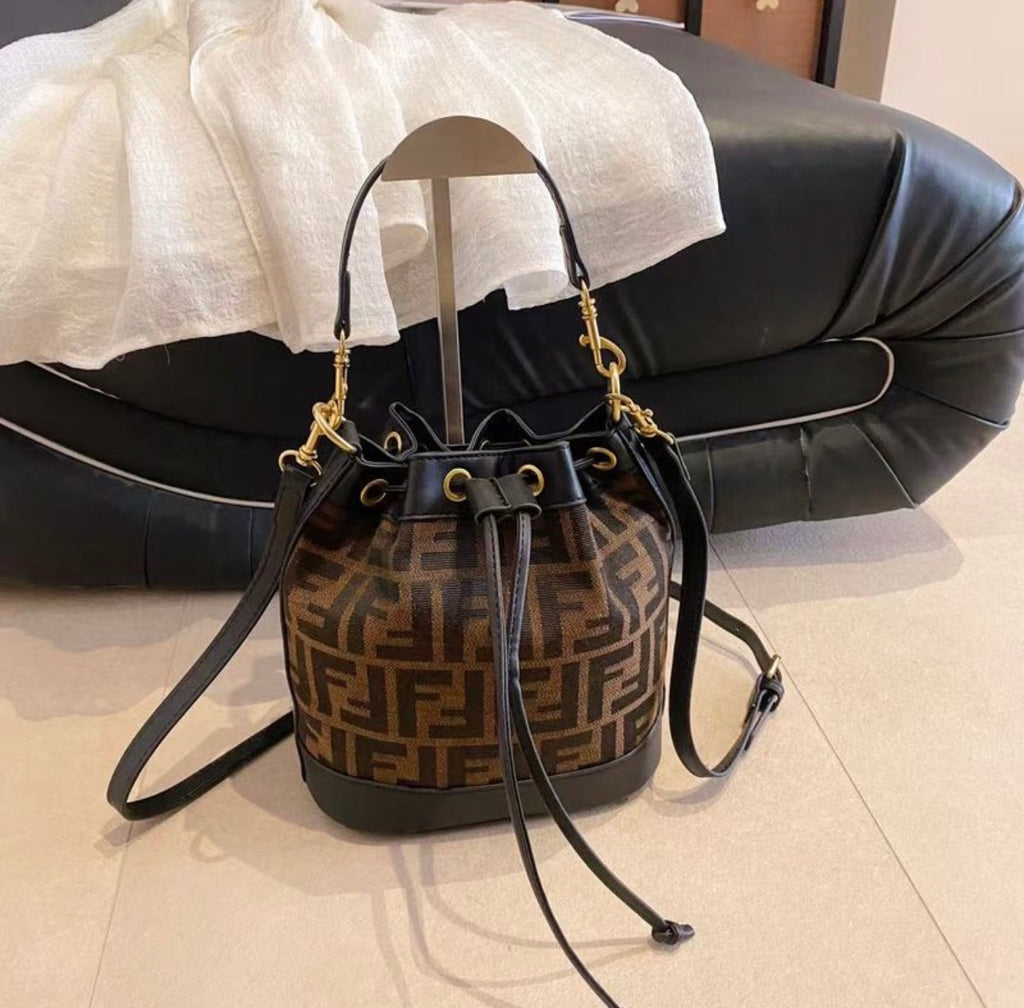Sac à main:FENDI ;DIOR