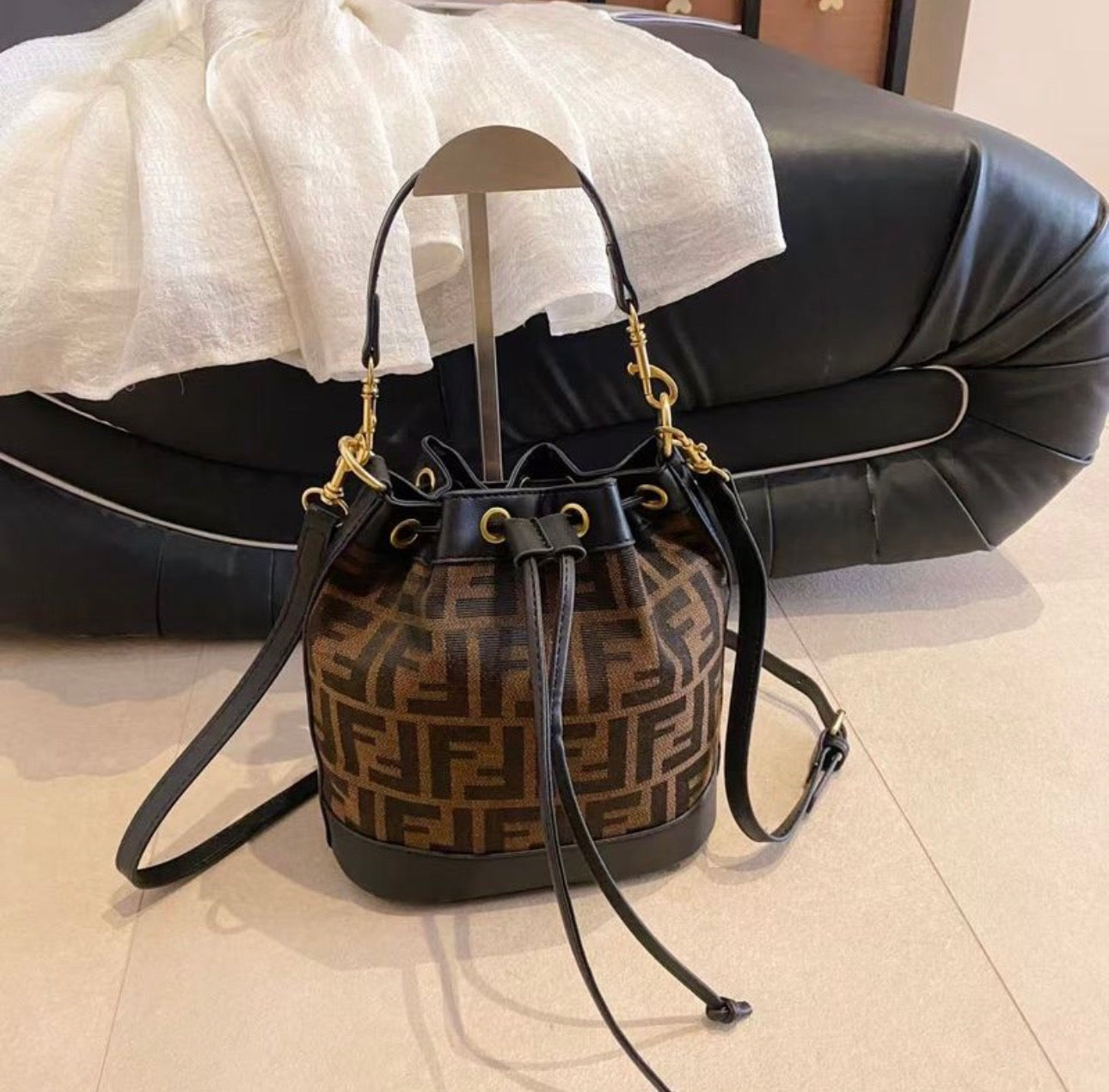 Sac à main:FENDI ;DIOR