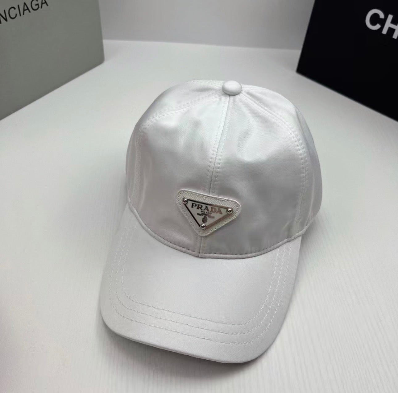Casquette:PRADA