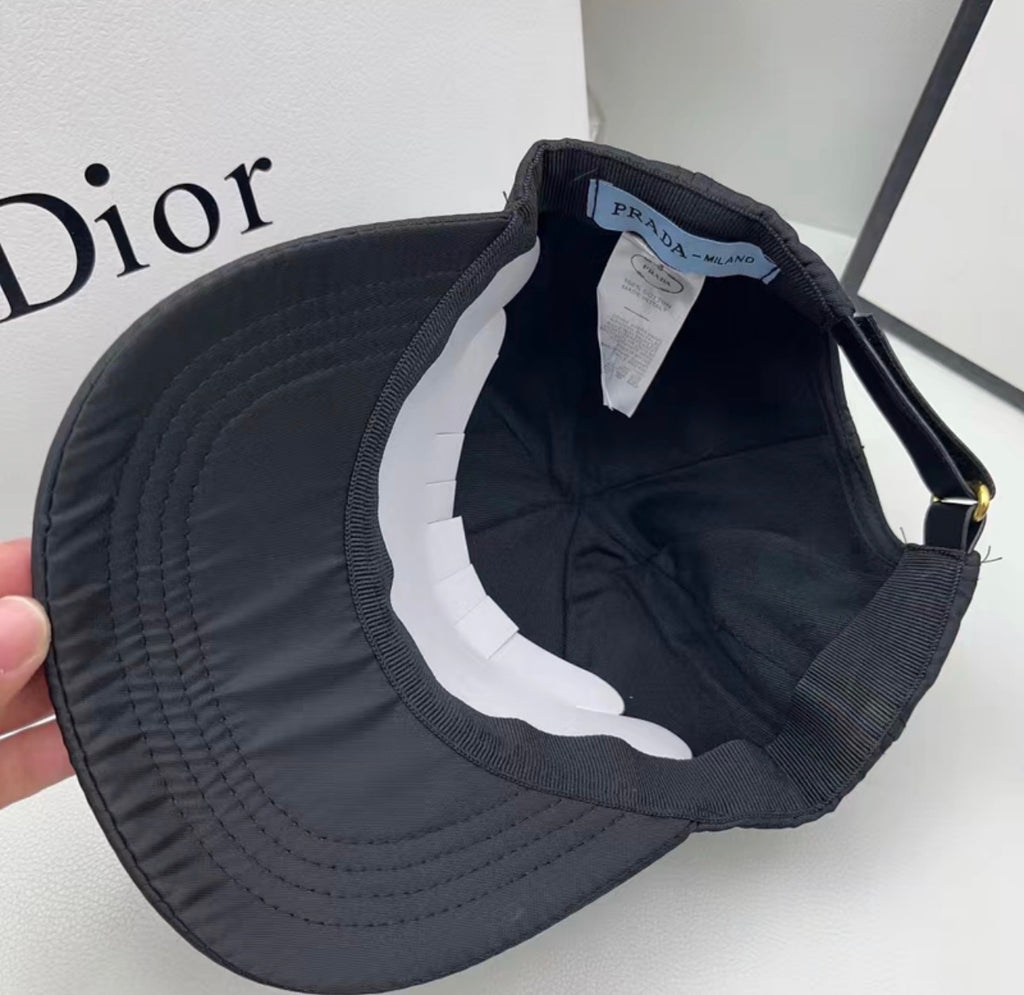 Casquette:PRADA