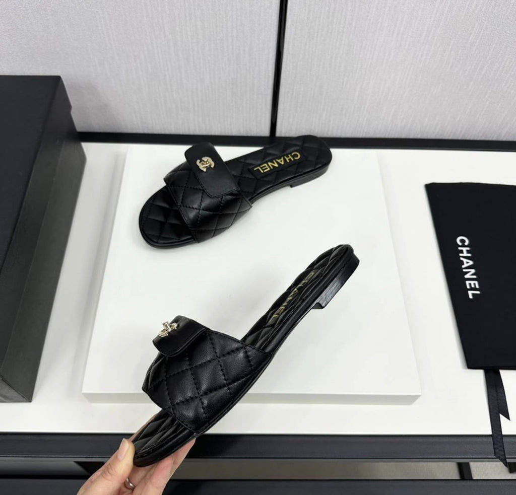 Sandales:CHANEL