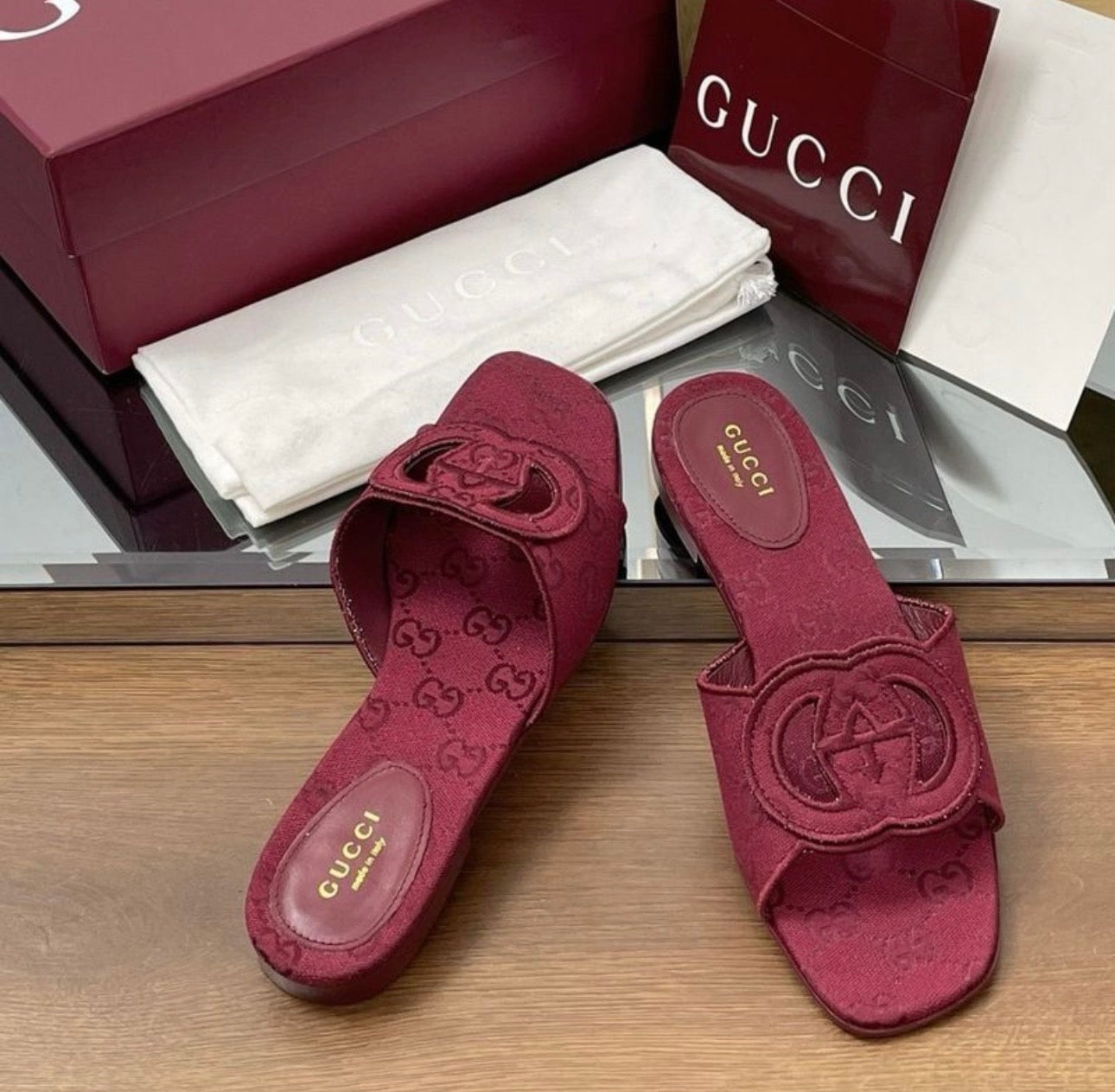 Sandales:GUCCI