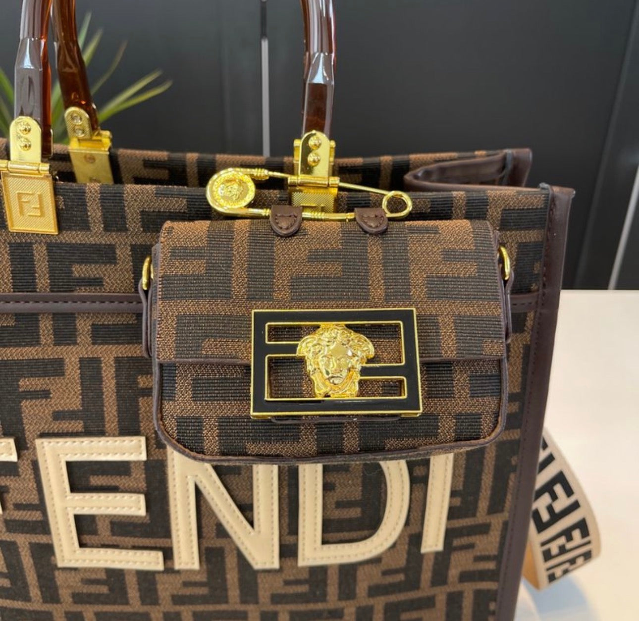 Sac à main:FENDI