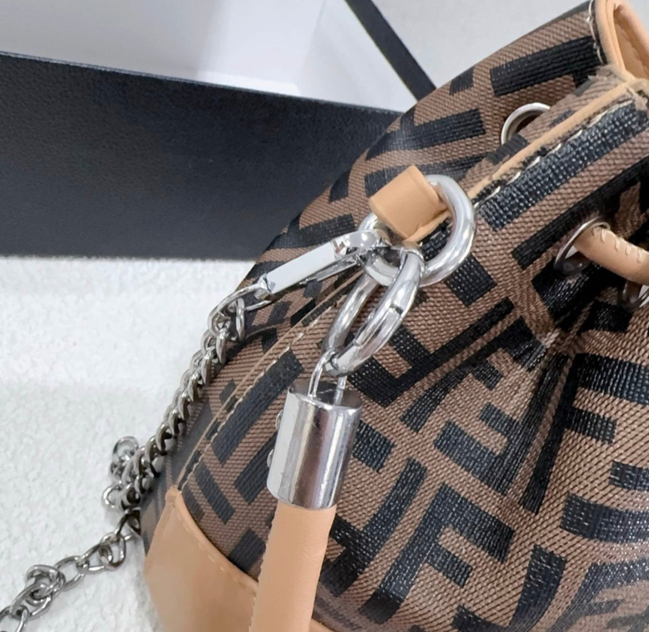 Sac à main : FENDI
