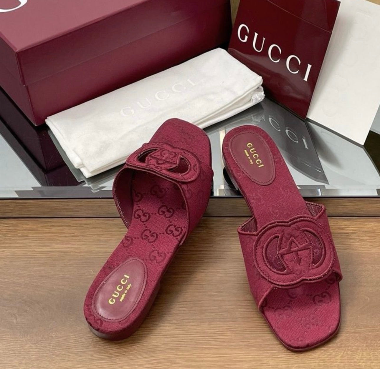 Sandales:GUCCI