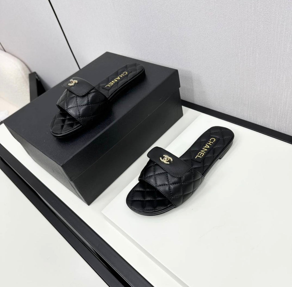 Sandales:CHANEL