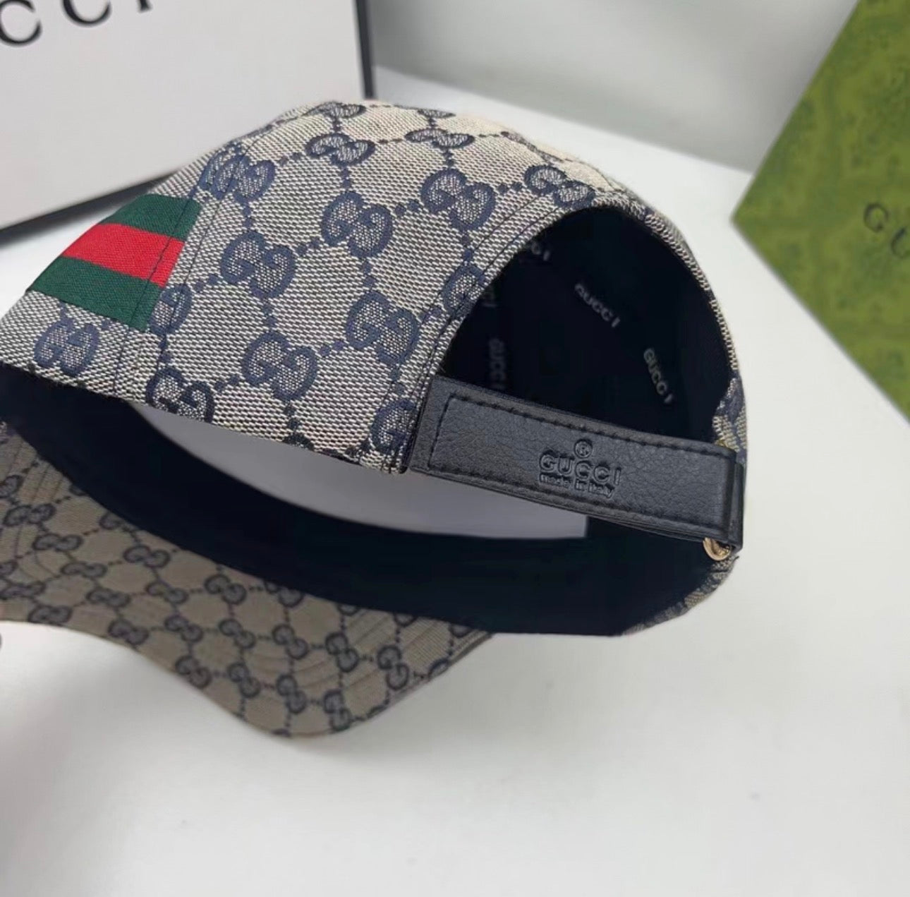 Casquette:GUCCI