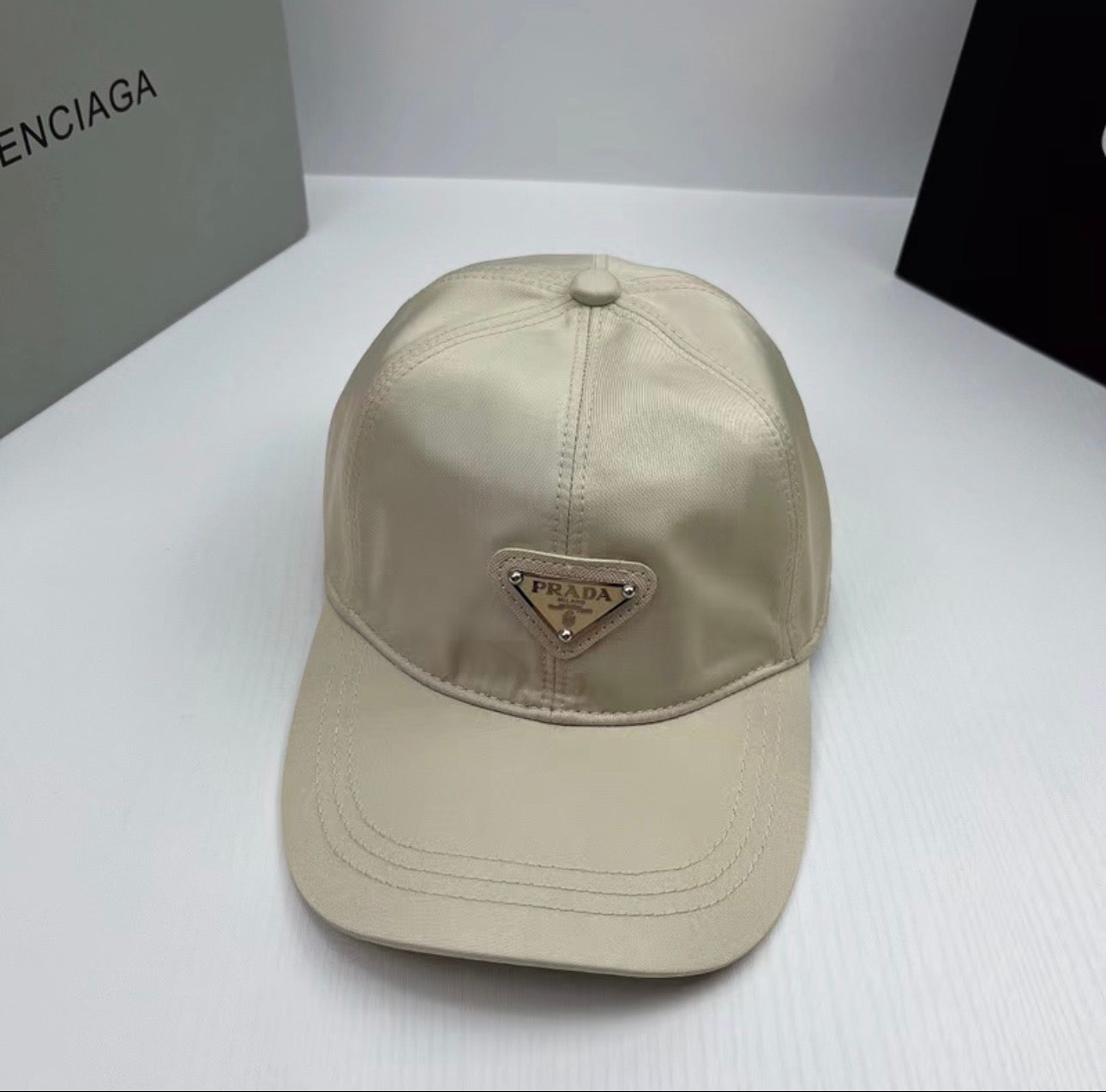 Casquette:PRADA