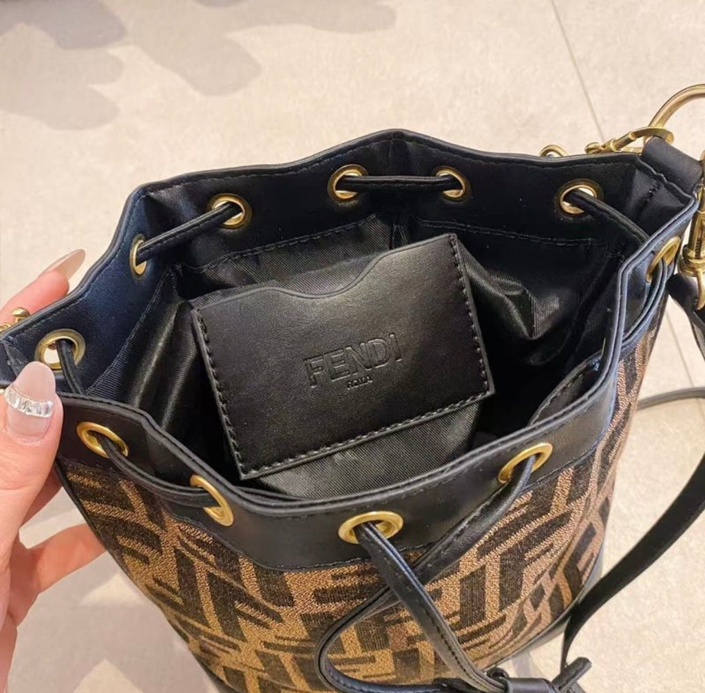 Sac à main:FENDI ;DIOR