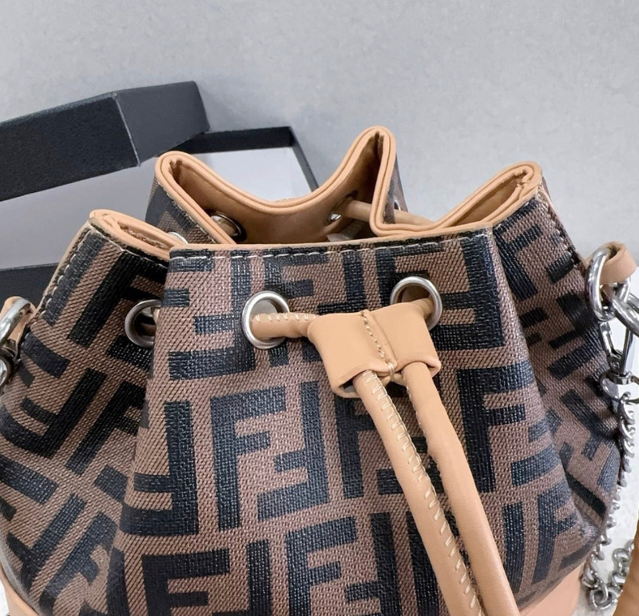 Sac à main : FENDI
