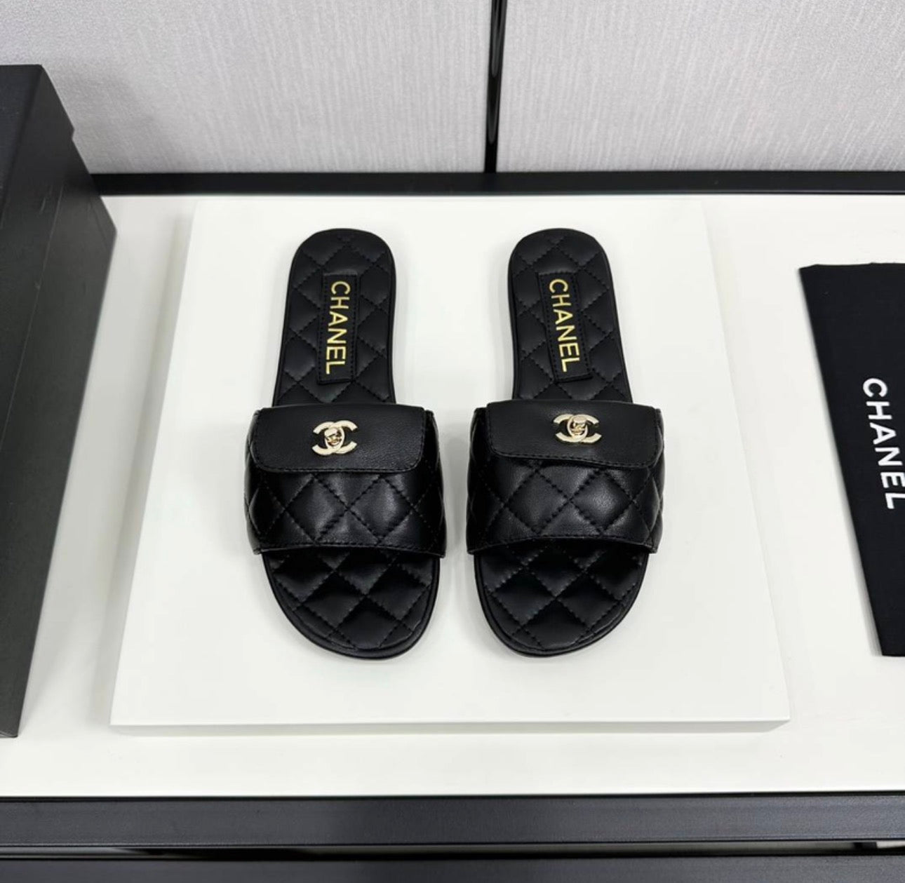 Sandales:CHANEL