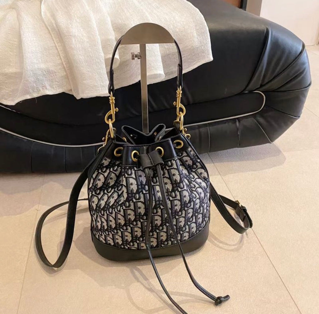 Sac à main:FENDI ;DIOR