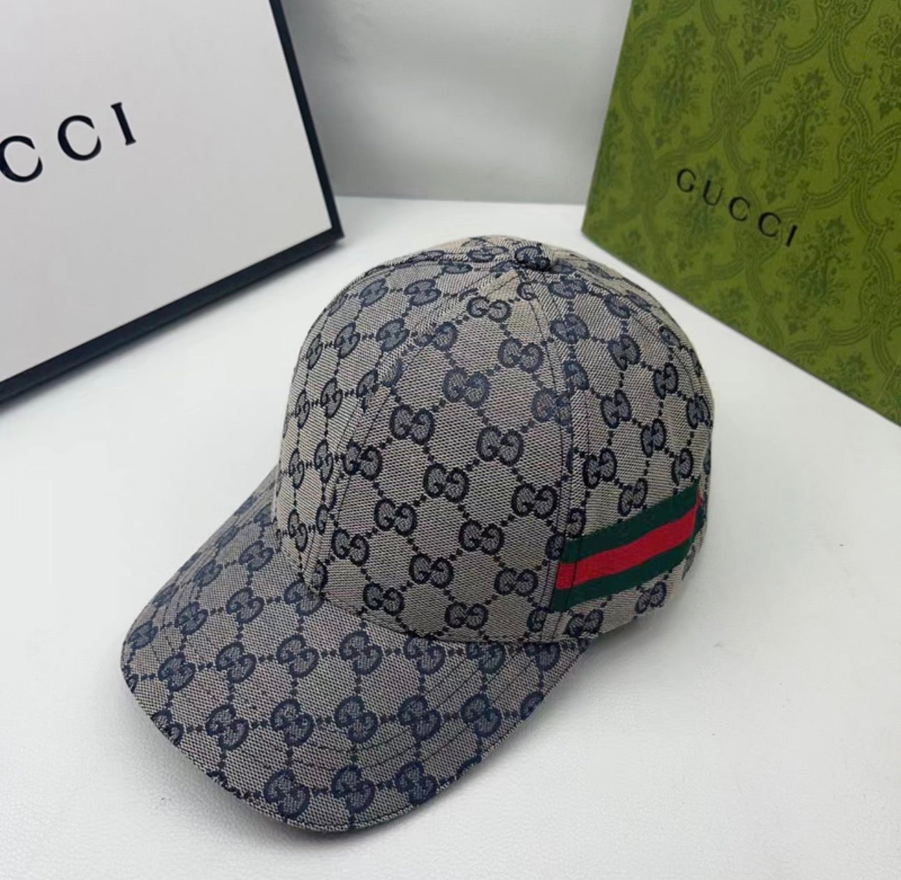 Casquette:GUCCI