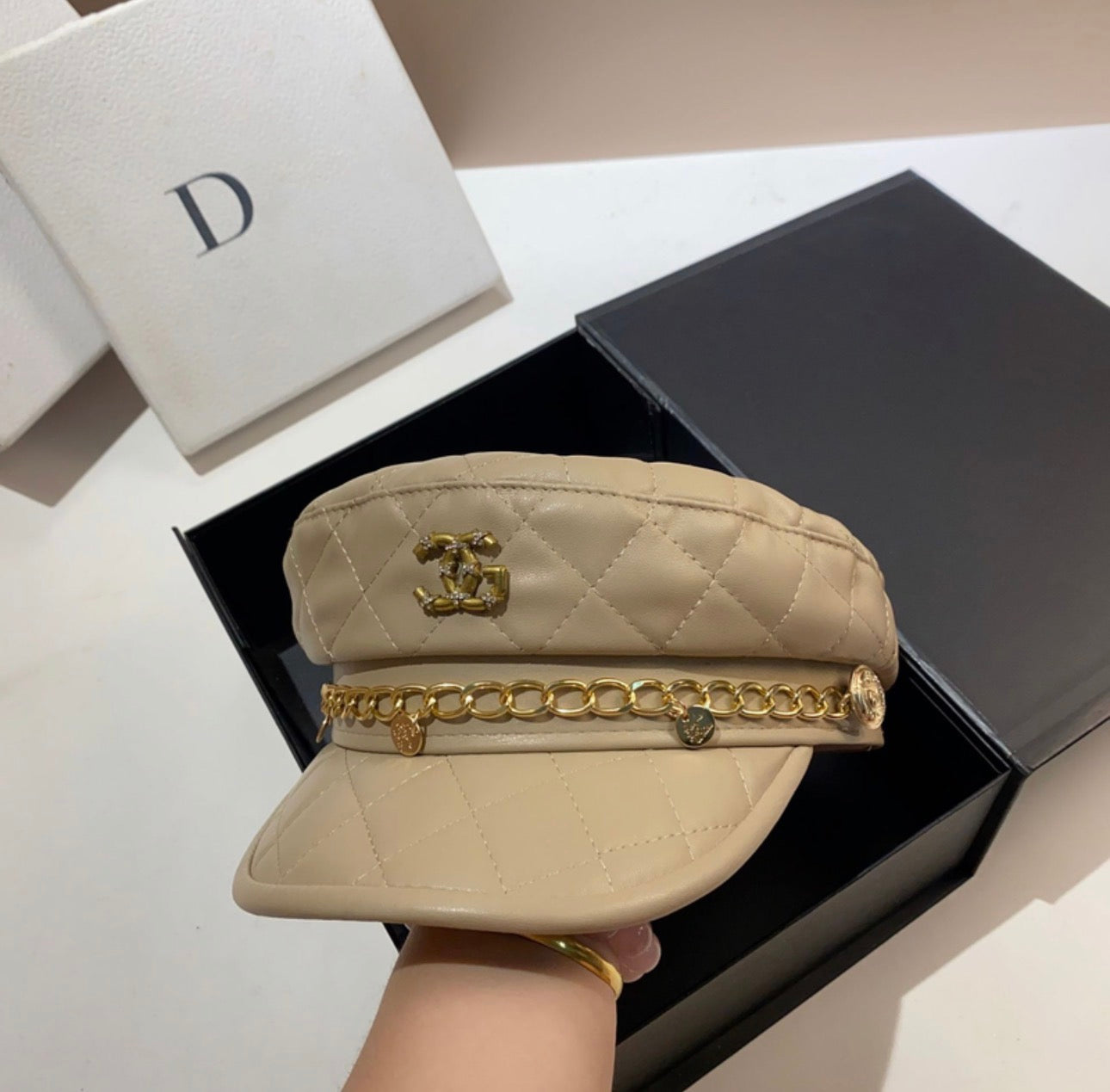 Chapeaux Élégants & Tendance