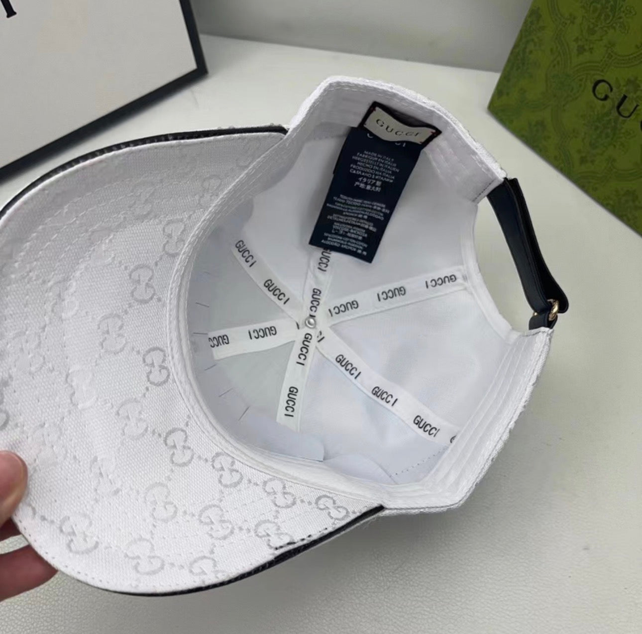 Casquette:GUCCI