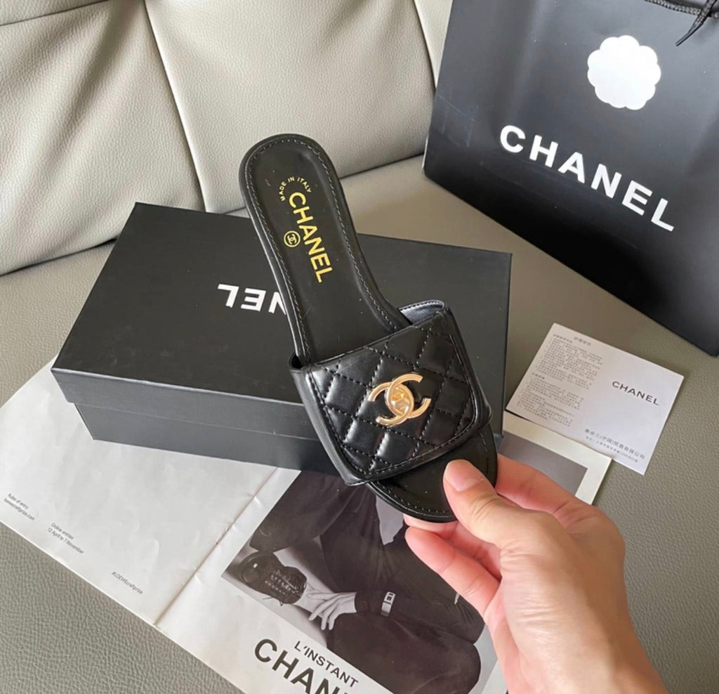Sandales:CHANEL