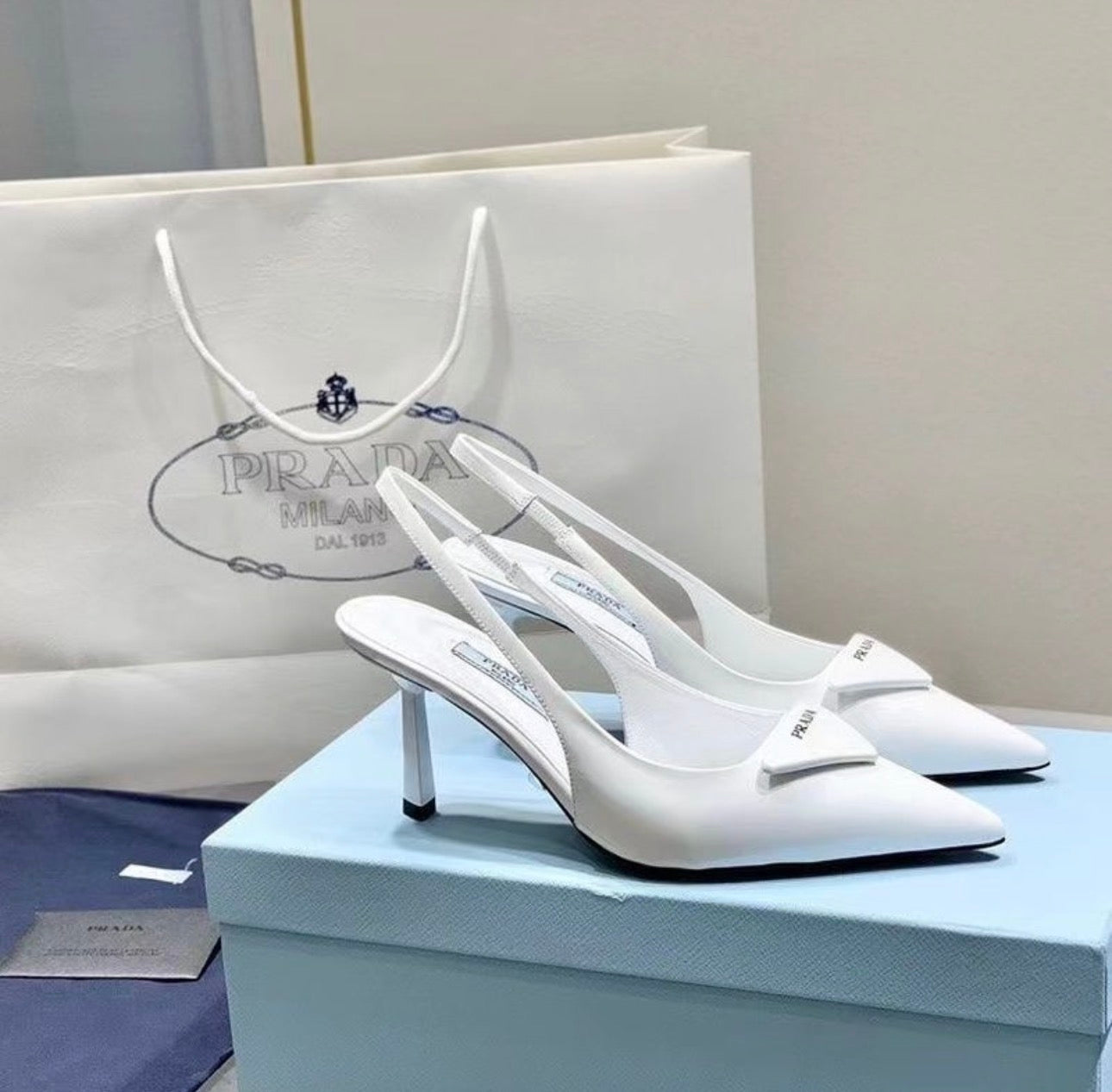 Escarpins:PRADA