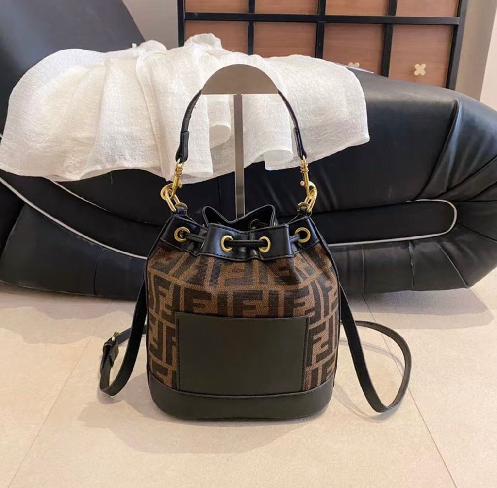 Sac à main:FENDI ;DIOR