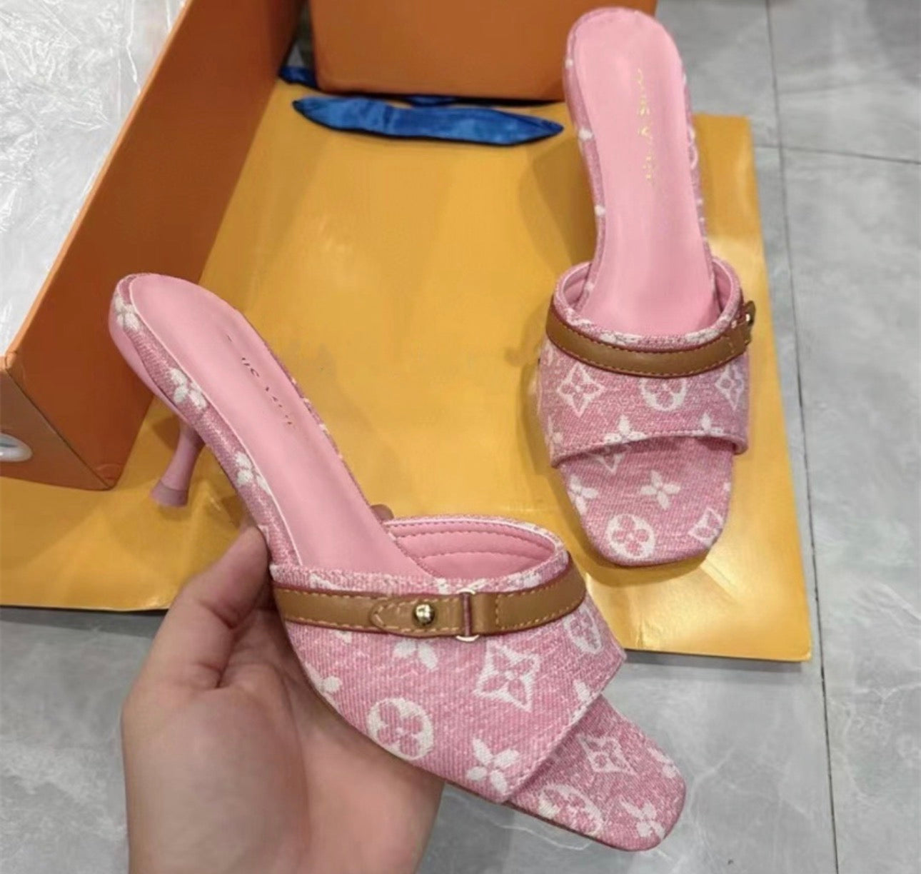Sandales:LV