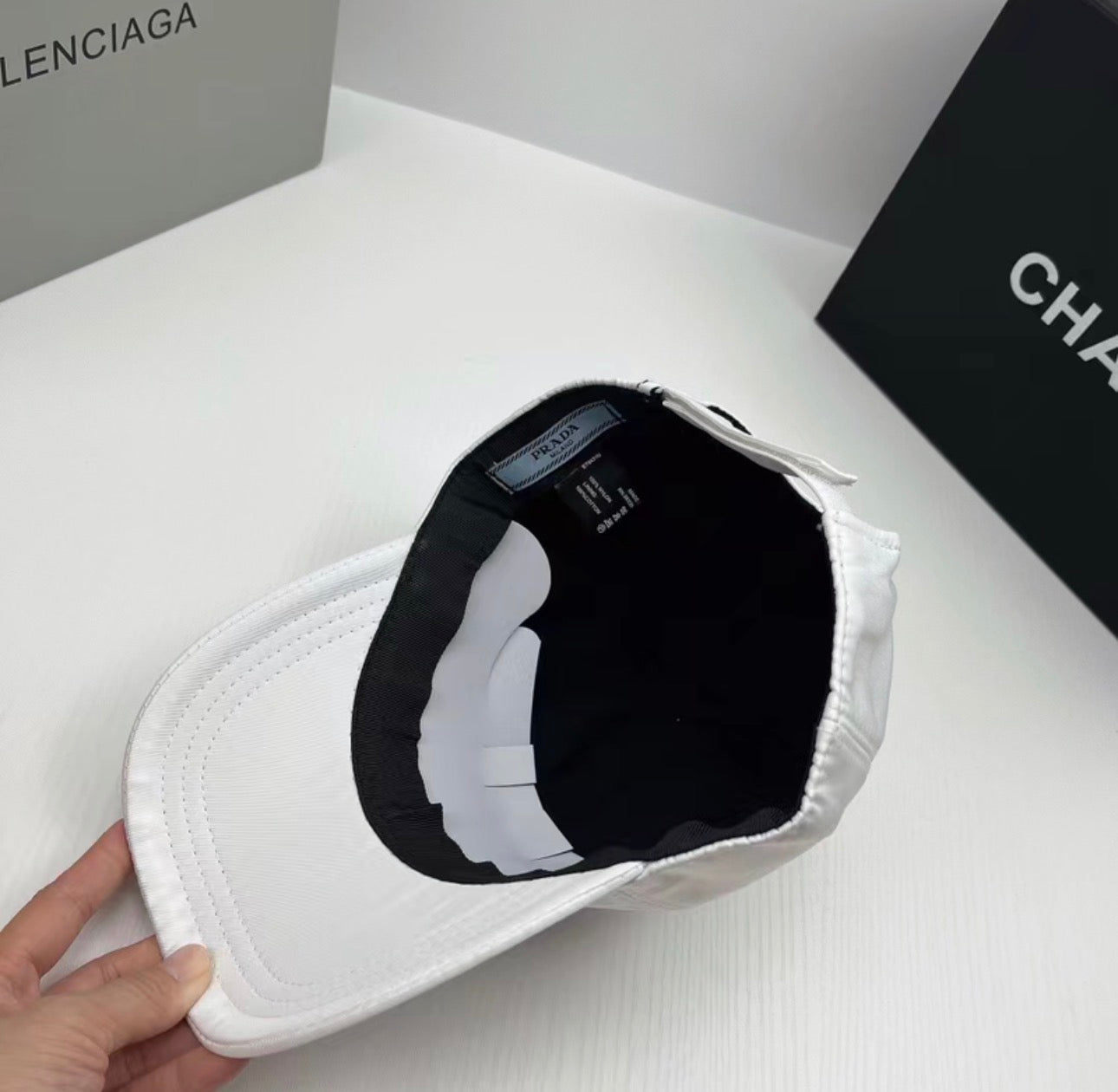 Casquette:PRADA